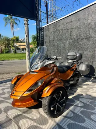 CAN-AM SPYDER ST-S 