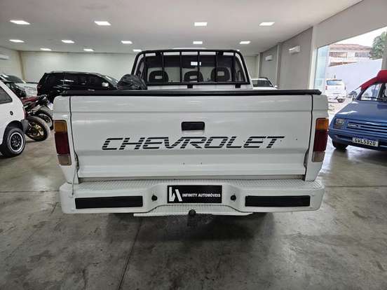 CHEVROLET-A20-4.1 CUSTOM DE LUXE CD 12V ÁLCOOL 4P MANUAL CHEVROLET-A20-1988