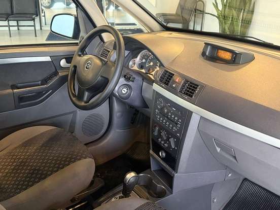 CHEVROLET-MERIVA-2010