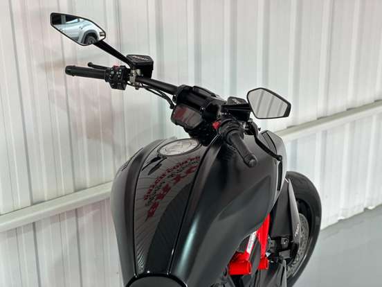 DUCATI-DIAVEL 1260 S-2023