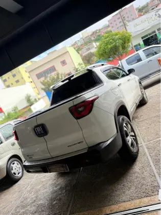 FIAT TORO 2.0 16V TURBO DIESEL VOLCANO 4WD AT9 FIAT TORO 2.0 16V TURBO DIESEL VOLCANO 4WD AT9