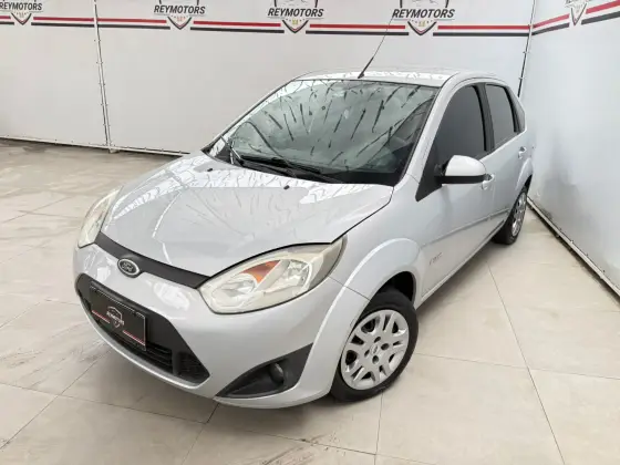 FORD FIESTA 1.6 ROCAM SEDAN 8V FLEX 4P MANUAL