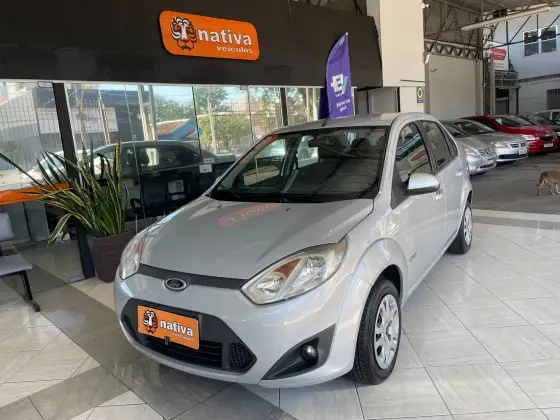 FORD FIESTA 1.6 ROCAM SEDAN 8V FLEX 4P MANUAL