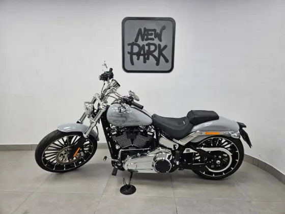 HARLEY-DAVIDSON SOFTAIL BREAKOUT 