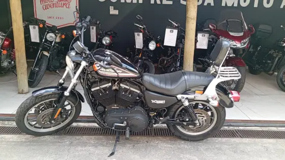 HARLEY-DAVIDSON SPORTSTER XL 883 R 