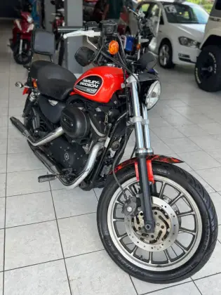 HARLEY-DAVIDSON SPORTSTER XL 883 R 