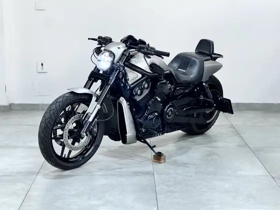 HARLEY-DAVIDSON V-ROD MUSCLE 