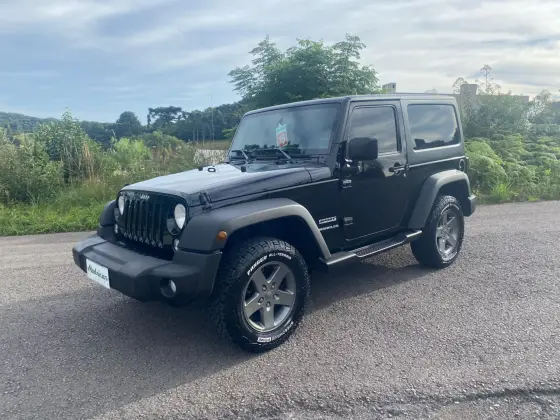 JEEP WRANGLER 3.6 UNLIMITED SPORT 4X4 V6 GASOLINA 4P AUTOMÁTICO