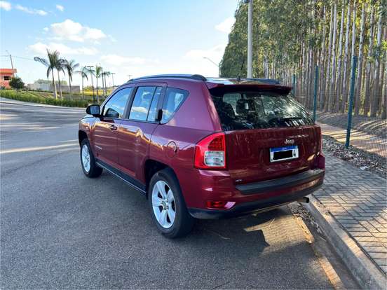 JEEP-COMPASS-2.0 SPORT 4X2 16V GASOLINA 4P AUTOMÁTICO JEEP-COMPASS-2013