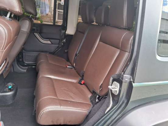 JEEP-WRANGLER-2011