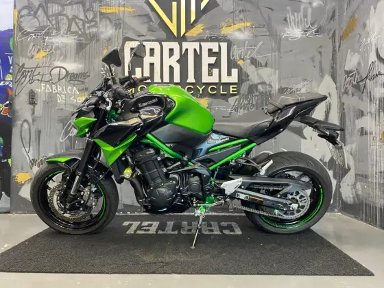 KAWASAKI Z900 