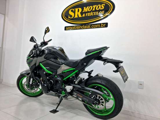 KAWASAKI-Z900-2023