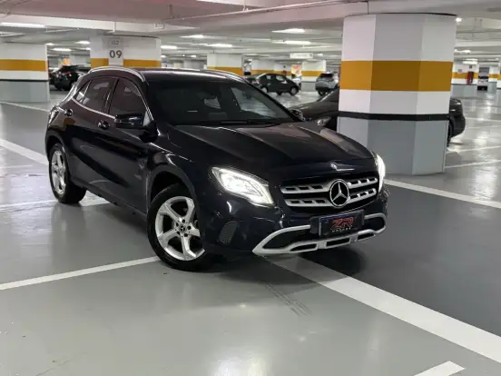 MERCEDES-BENZ-GLA 200-2018