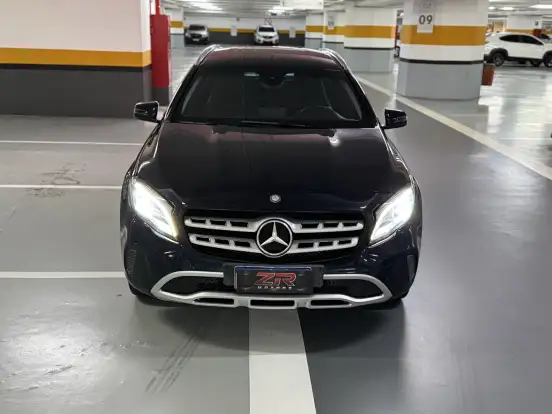 MERCEDES-BENZ-GLA 200-2018