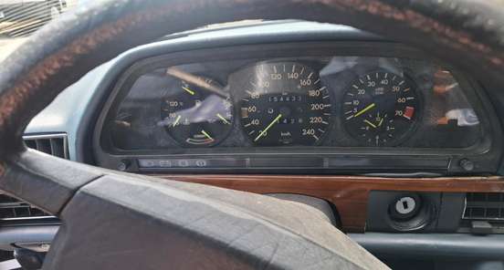 MERCEDES-BENZ-280 SE-1984