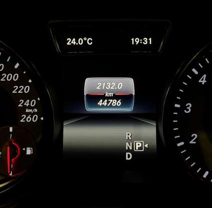 MERCEDES-BENZ-CLA 200-2016