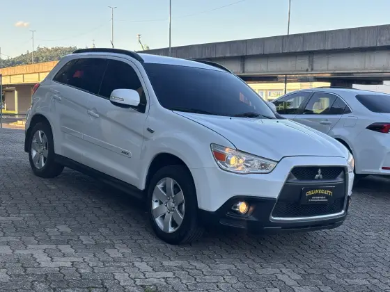MITSUBISHI ASX 2.0 4WD 16V GASOLINA 4P AUTOMÁTICO MITSUBISHI ASX 2.0 4WD 16V GASOLINA 4P AUTOMÁTICO