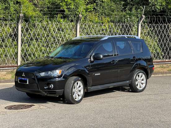 MITSUBISHI-OUTLANDER-2009