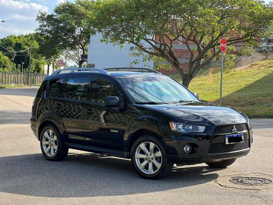 MITSUBISHI-OUTLANDER-2009