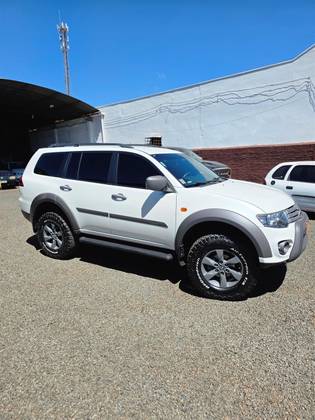 MITSUBISHI PAJERO 3.2 OUTDOOR 4X4 16V TURBO INTERCOOLER DIESEL 4P AUTOMÁTICO