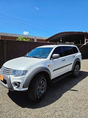 MITSUBISHI-PAJERO-2016