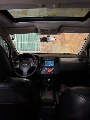 NISSAN-TIIDA-2012