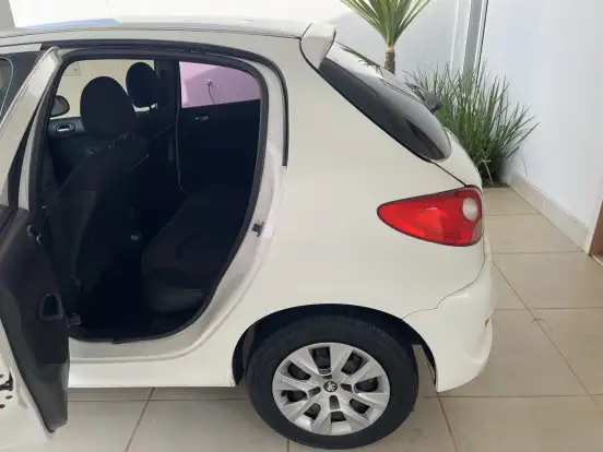 PEUGEOT-207-2010