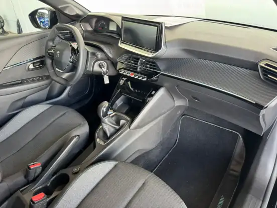 PEUGEOT-208-2023