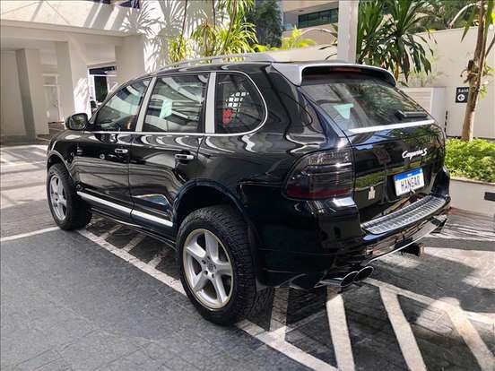 PORSCHE-CAYENNE-2005