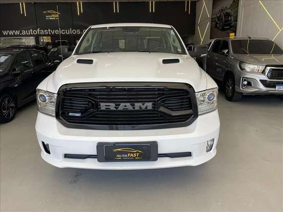 RAM-CLASSIC-5.7 V8 GASOLINA LARAMIE NIGHT EDITION CD 4X4 AUTOMÁTICO RAM-CLASSIC-2022