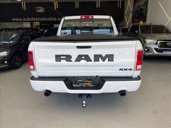 RAM-CLASSIC-5.7 V8 GASOLINA LARAMIE NIGHT EDITION CD 4X4 AUTOMÁTICO RAM-CLASSIC-2022