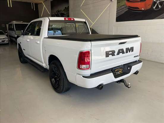 RAM-CLASSIC-5.7 V8 GASOLINA LARAMIE NIGHT EDITION CD 4X4 AUTOMÁTICO RAM-CLASSIC-2022