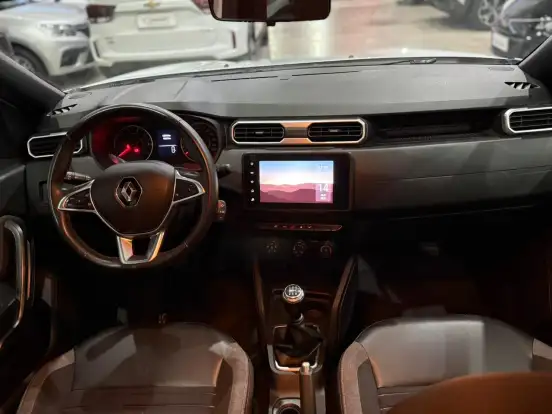 RENAULT-DUSTER-2022