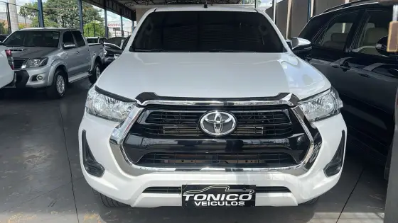 TOYOTA HILUX 2.8 D-4D TURBO DIESEL CD POWER PACK 4X4 MANUAL