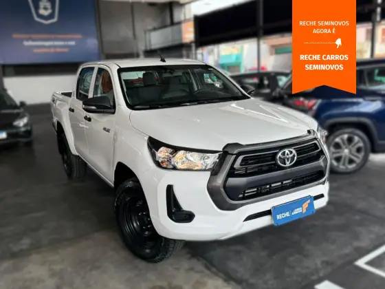 TOYOTA HILUX 2.8 D-4D TURBO DIESEL CD POWER PACK 4X4 MANUAL
