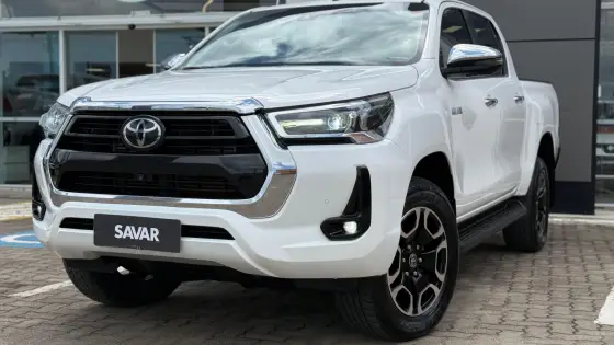 TOYOTA HILUX 2.8 D-4D TURBO DIESEL CD SRX 4X4 AUTOMÁTICO