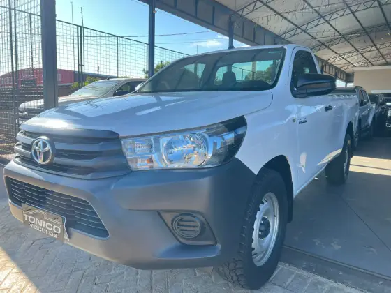 TOYOTA HILUX 2.8 D-4D TURBO DIESEL CS 4X4 MANUAL