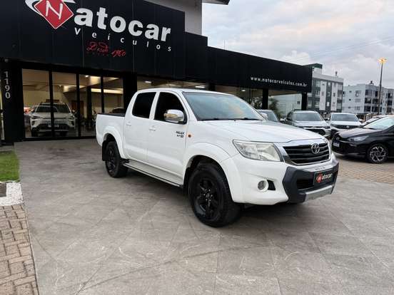 TOYOTA-HILUX-2.7 SR 4X2 CD 16V FLEX 4P AUTOMÁTICO TOYOTA-HILUX-2013