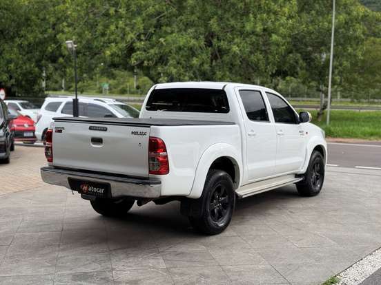 TOYOTA-HILUX-2013