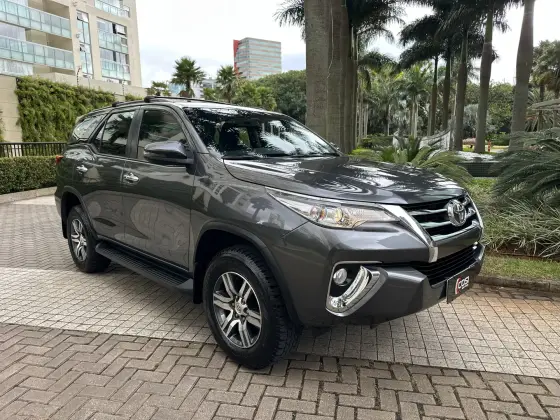 TOYOTA HILUX SW4 2.7 SRV 7 LUGARES 4X2 16V FLEX 4P AUTOMÁTICO