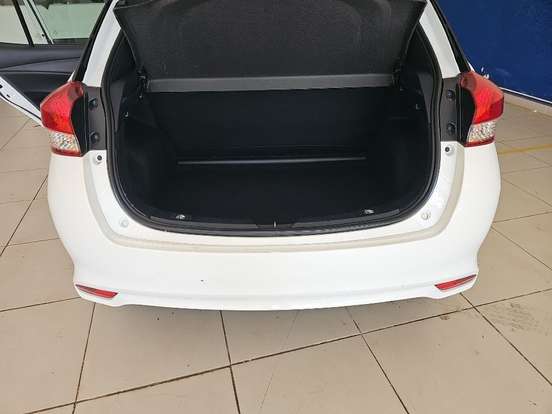 TOYOTA-YARIS-2024