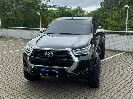 TOYOTA-HILUX-2.8 D-4D TURBO DIESEL CD SRX PLUS 4X4 AUTOMÁTICO TOYOTA-HILUX-2024