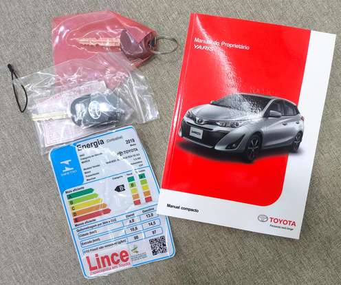 TOYOTA-YARIS-2019