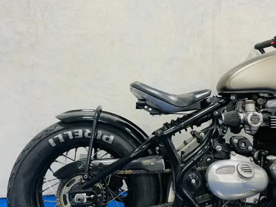TRIUMPH-BONNEVILLE BOBBER 1200 TRIUMPH-BONNEVILLE BOBBER 1200-2017