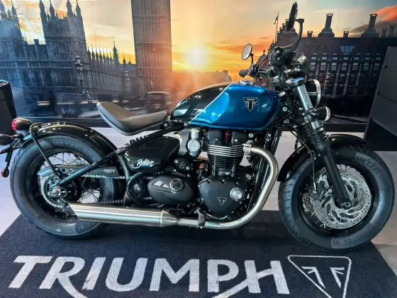 TRIUMPH BONNEVILLE BOBBER 1200 