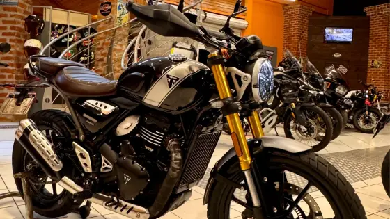 TRIUMPH SCRAMBLER 400 X 