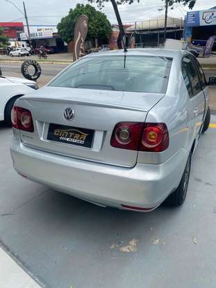 VOLKSWAGEN-POLO SEDAN-2013