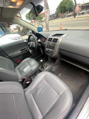 VOLKSWAGEN-POLO SEDAN-2013