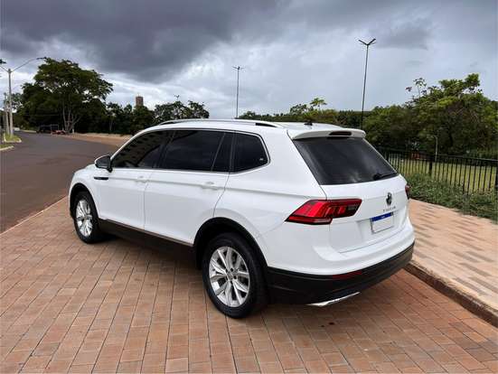VOLKSWAGEN-TIGUAN-2018