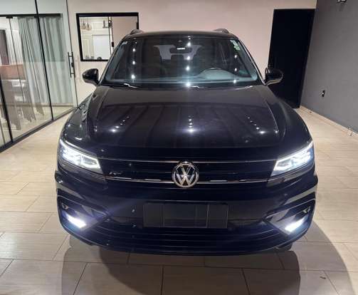 VOLKSWAGEN-TIGUAN-2021